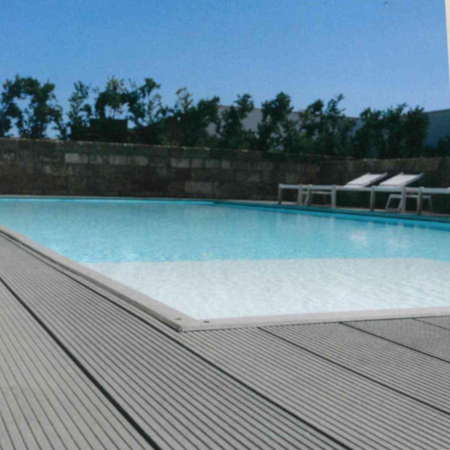 WPC-marina-grigio-platino-decking-antiscivolo-mattioli-legnami-viterbo_immagine01-piscina